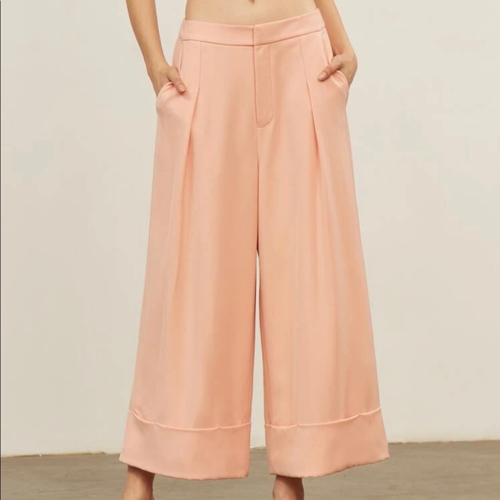 Wide legged cropped pants